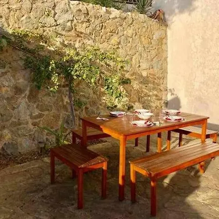 Amplio Con Jardin En Almadrava * Roses